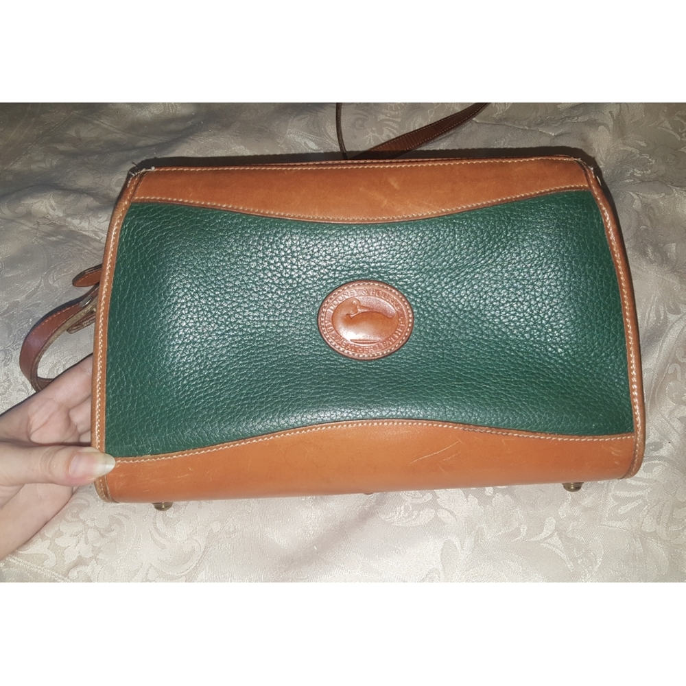 Dooney & Bourke R19 Classic Zip Top Crossbody Bag